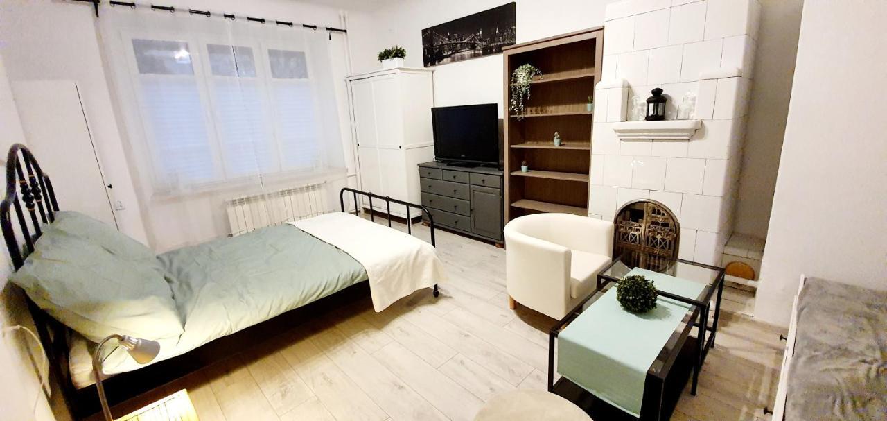 ורשה Separated Kitchen, Fast Internet Aleja 3 Maja 2M80 מראה חיצוני תמונה